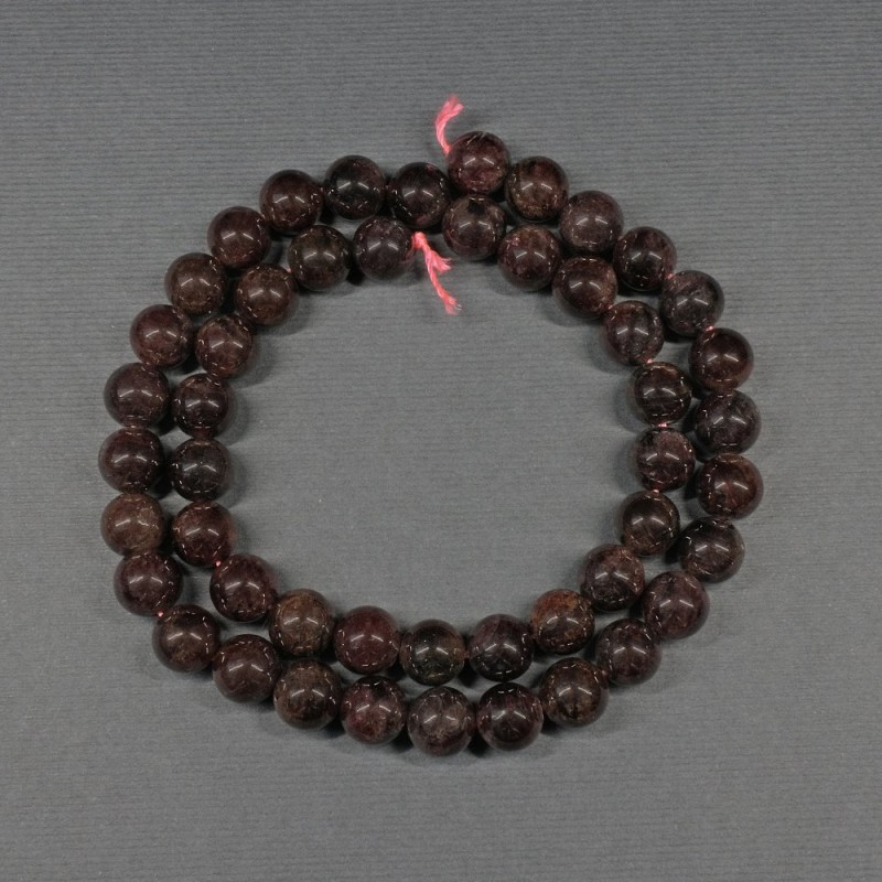 Koraliki granatu — gładkie kuleczki 11 mm na nici, długość około 39 cm+