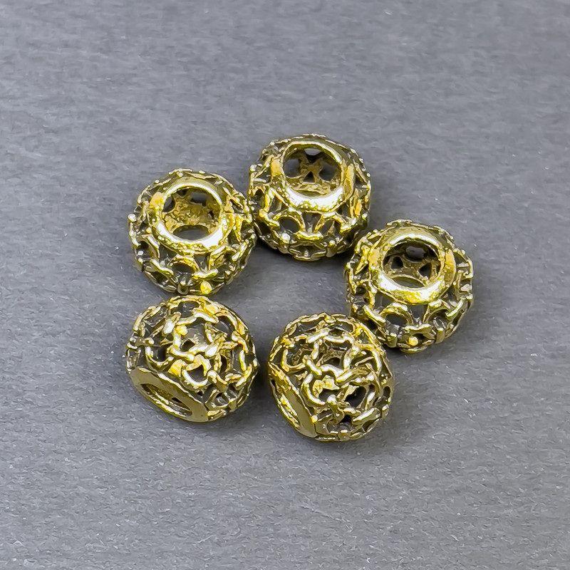 Koralik-wkładka do biżuterii, kolor metalu złocisty, wymiary 6,5×8 mm ± otwór, średnica 4,5 mm ± opakowanie 5 szt.