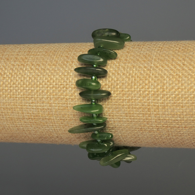 Bransoletka z jadeitu – drobinka igły, średnica 12-20×3-5 mm, długość 18 cm, elastyczna