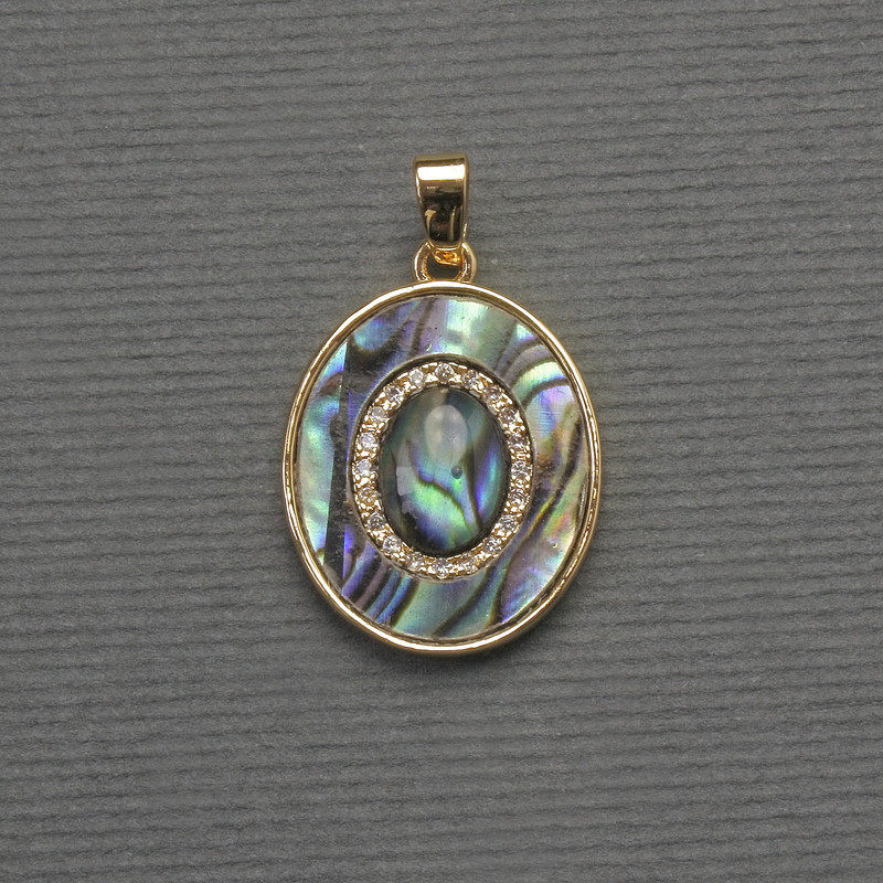 Wisiorek z chalcedonitu owalny, metal w kolorze złotym, średnica 18x16 mm, długość 27 mm