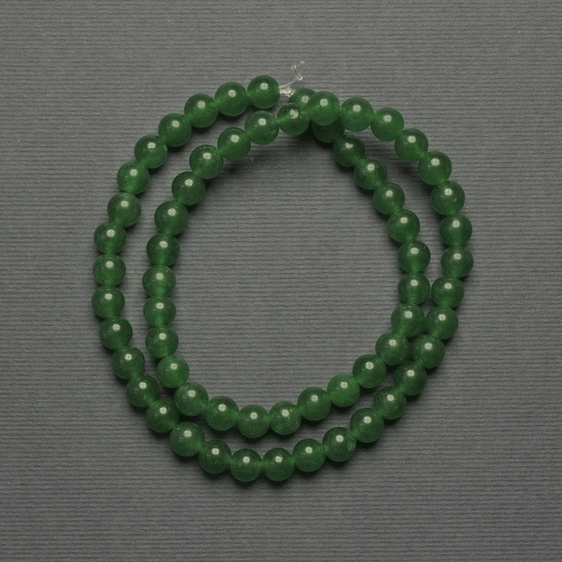 Koraliki z chryzoprazu — gładkie kuleczki, średnica 6 mm, na żyłce