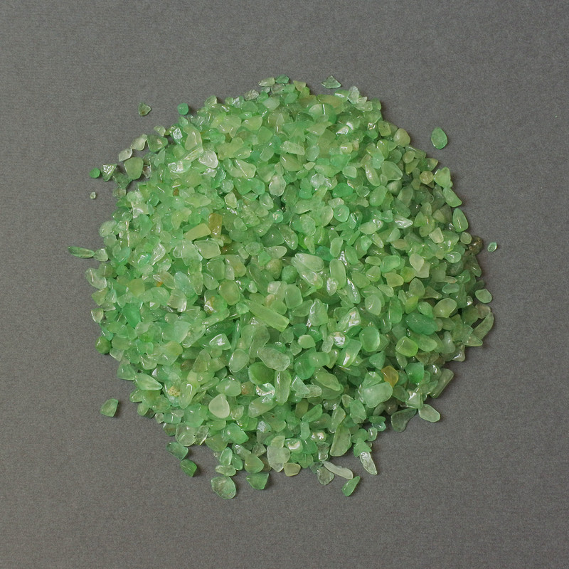 Fragment nefrytu bez otworu 3–7×2–4 mm ± (na 100 g ±)