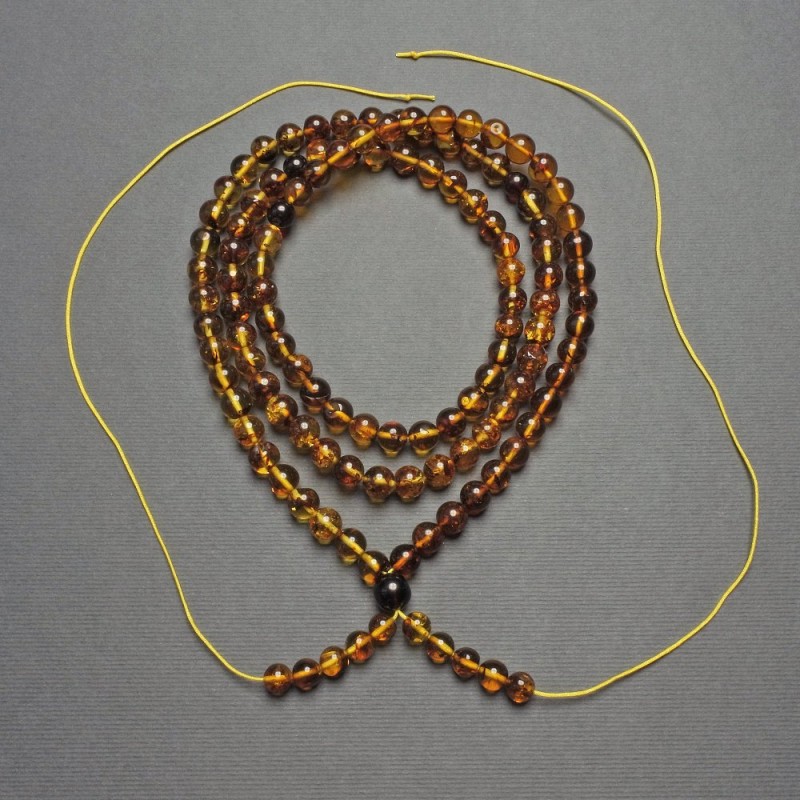 Koraliki bursztynowe pod długie różańce, naszyjniki, średnica 7 mm ±, 6 mm ±, długość 80–88 cm ±