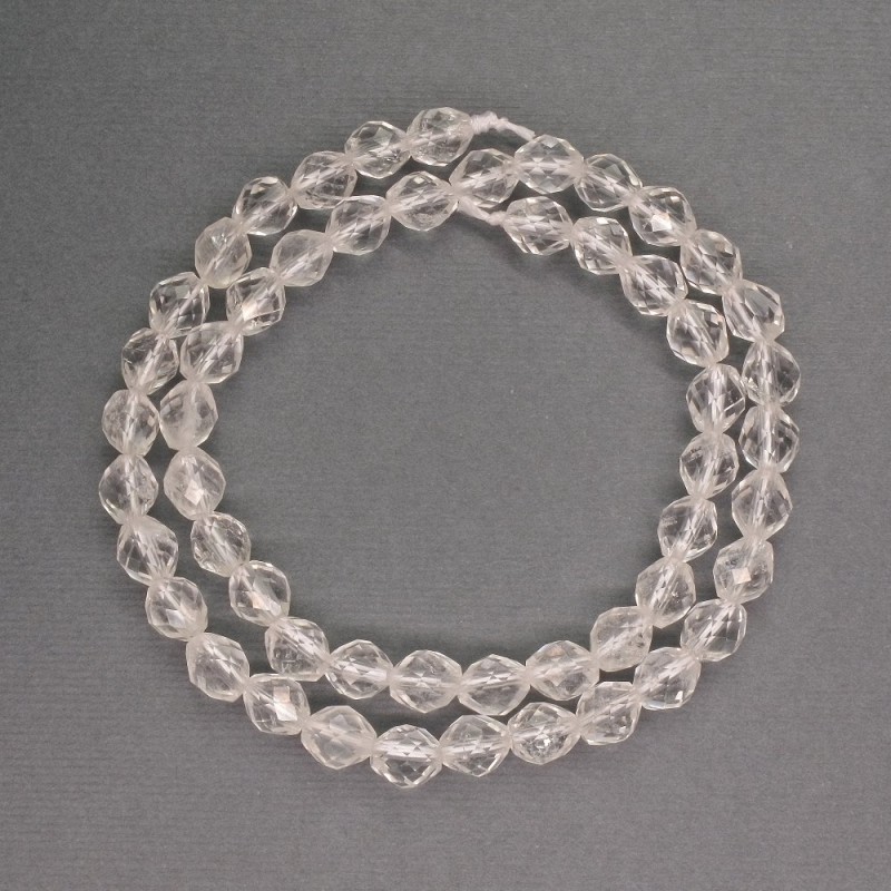 Koraliki z naturalnego kamienia – górski kryształ, fasetowane, w kształcie bikonusa, średnica 6×7 mm, długość 39 cm