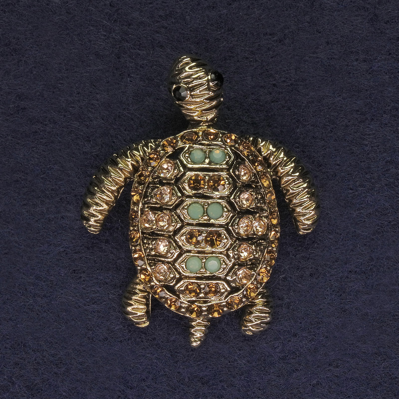 Broszka-wisiorek «Żółw» z wielobarwnymi cyrkoniami, metal złocisty, 37x32 mm+