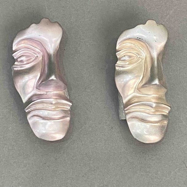 Broszka Akcent Osoba kolor srebrzysto-fioletowy miks 55×24 mm ±, srebrzysty metal
