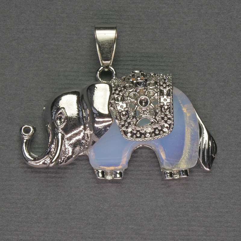 Wisiorek Słoń z kamienia księżycowego, 39×34 mm, srebrzysty metal