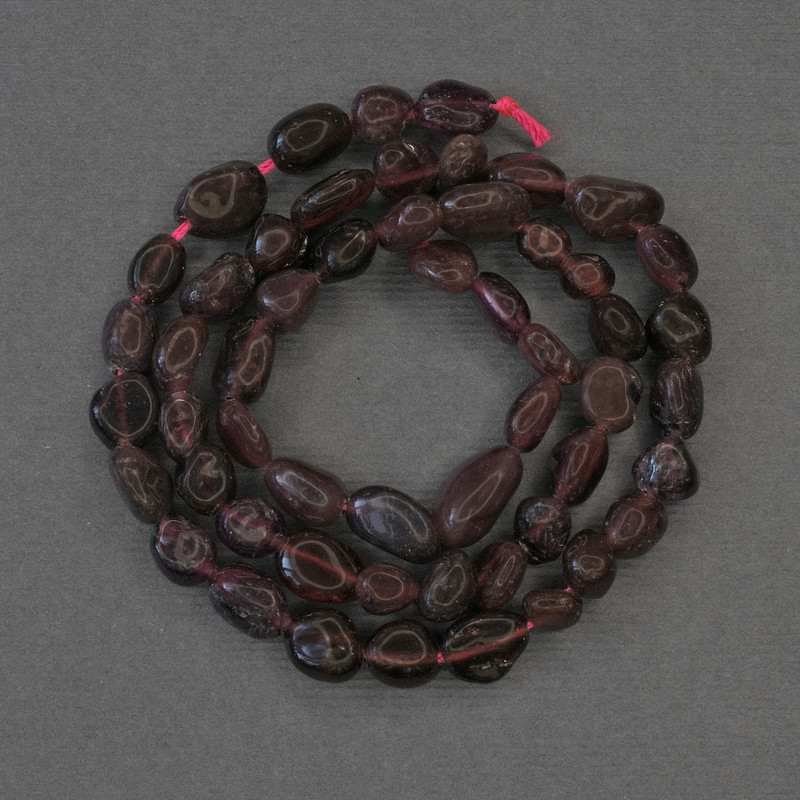Koraliki granatu fasetowane, wymiary 8–10×6 mm, na nitce, długość 39 cm+