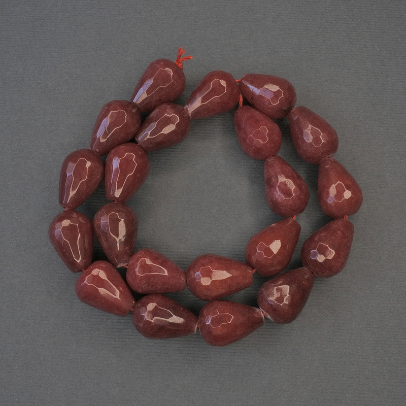 Koraliki z turmalinu w kształcie kropli, średnica 18×13 mm, na nici, długość 38 cm