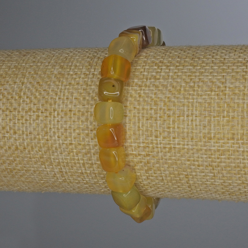 Bransoletka z żółtego agatu, sześcian 7x7 mm, długość 18 cm, elastyczna