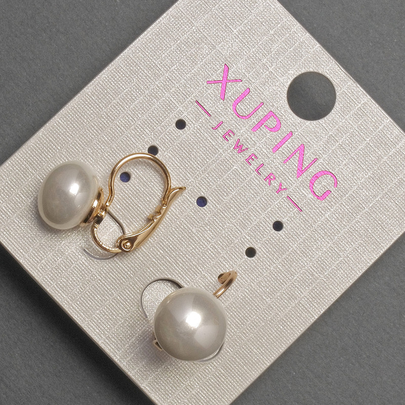 Kolczyki Xuping z perłą Majorki, średnica ok. 10 mm, długość ok. 16 mm, pozłacane 18K
