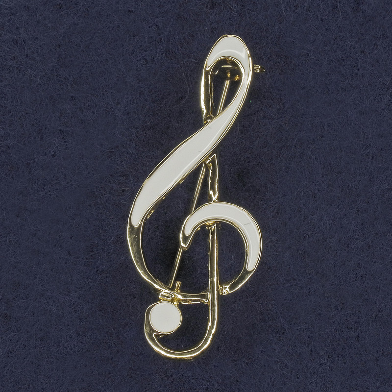 Broszka Klucz skrzypcowy, biała emalia, złoty metal 16×40 mm+