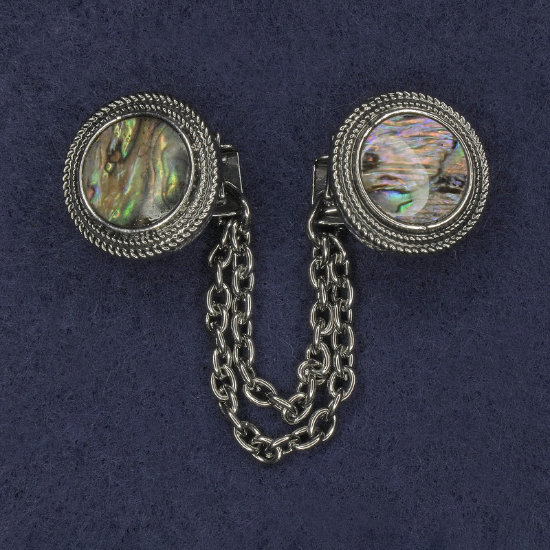 Broszka do kardiganów Haloitis, średnica 20 mm ±, srebrzysty metal, łańcuszek, długość 9 cm+