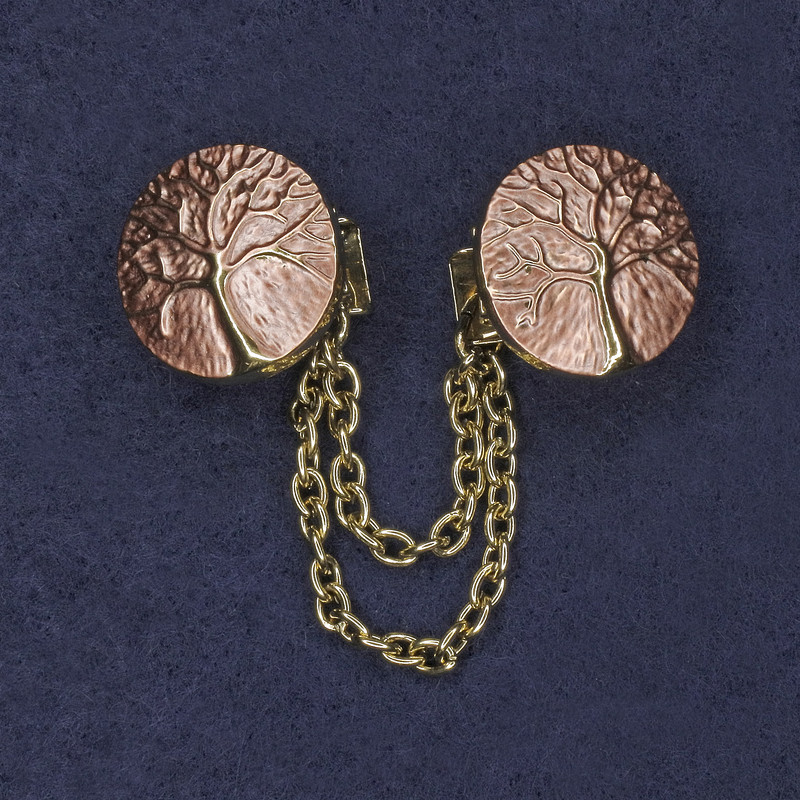 Broszka do kardiganów, różowa emalia, metal w kolorze złotym, średnica 20 mm ±, łańcuszek, długość 9 cm+