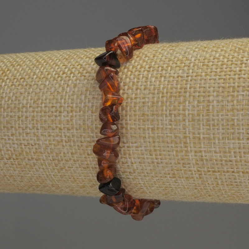 Bransoletka z bursztynowych drobin 5–7×4 mm, długość 18 cm, elastyczna