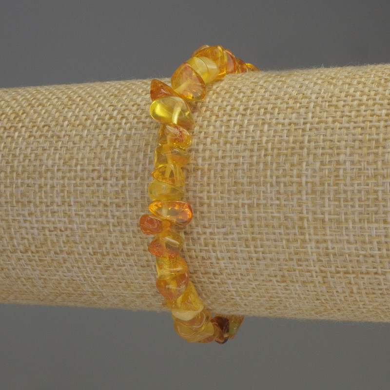 Bransoletka z bursztynu – drobinka bursztynu 6–10×3–5 mm, długość 18 cm, elastyczna