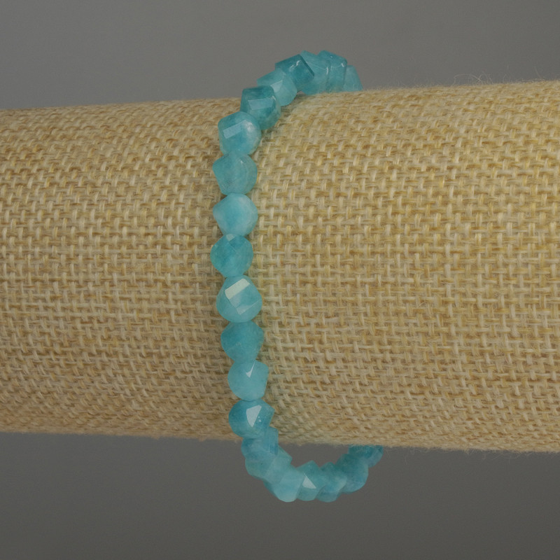 Bransoletka z akwamarynu fasetowany romb 6×5 mm, długość 18 cm, elastyczna