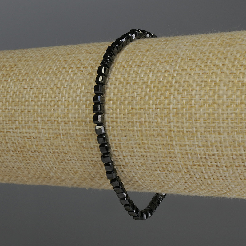 Bransoletka z czarnego turmalinu, fasetowane kostki, średnica 3 mm, długość 18 cm, elastyczna