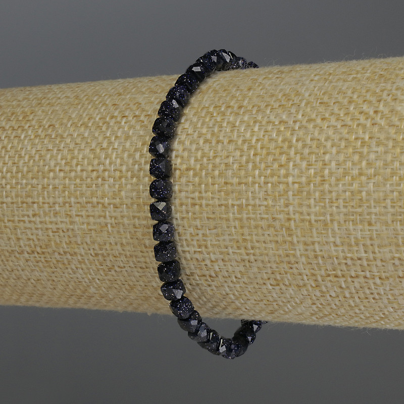 Bransoletka z awenturynu „Noc Kairu” fasetowane kostki, średnica 4 mm, długość 18 cm, elastyczna