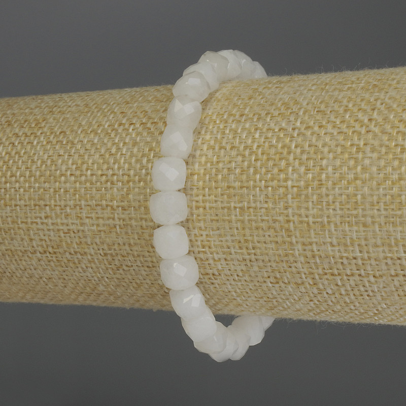 Bransoletka z białego kwarcu, fasetowany sześcian, średnica 6 mm, długość 18 cm, elastyczna