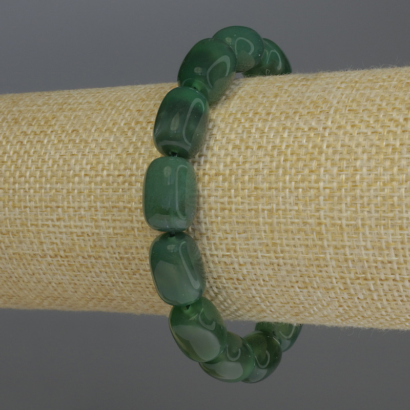 Bransoletka z agatu w formie baryłek, średnica 14x10 mm, długość 18 cm na elastycznej bazie