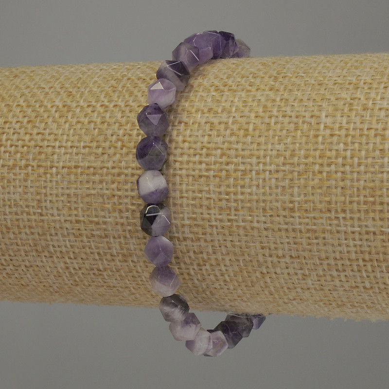 Bransoletka z ametystu w kształcie wielokątnych fasetów, średnica 6×6 mm, długość 18 cm, elastyczna