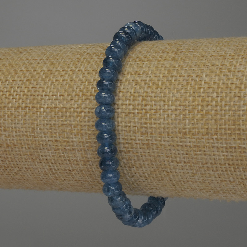 Bransoletka z akwamarynu w rondelkach, średnica 6×4 mm, długość około 18 cm, elastyczna