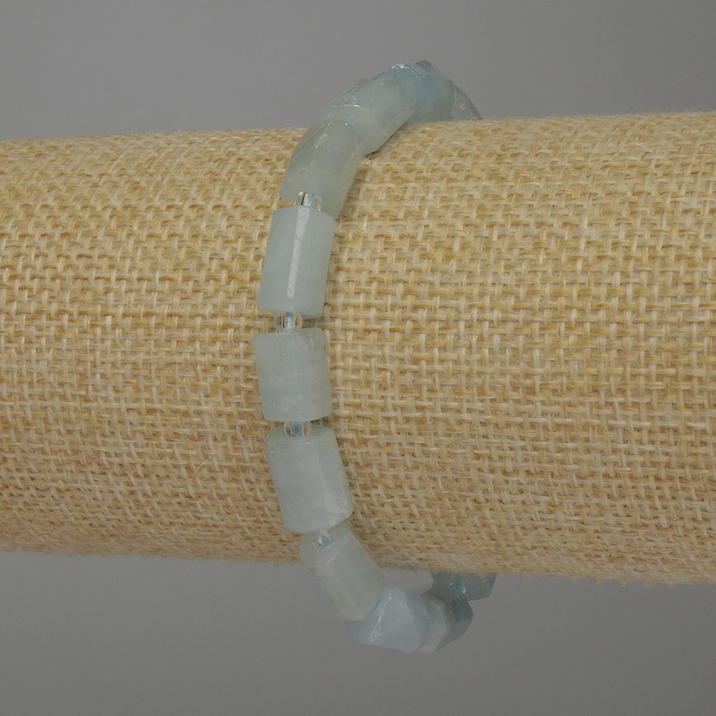 Bransoletka z fasetowanego akwamarynu, cylindryczna, średnica 9–11×7 mm, długość 18 cm, elastyczna