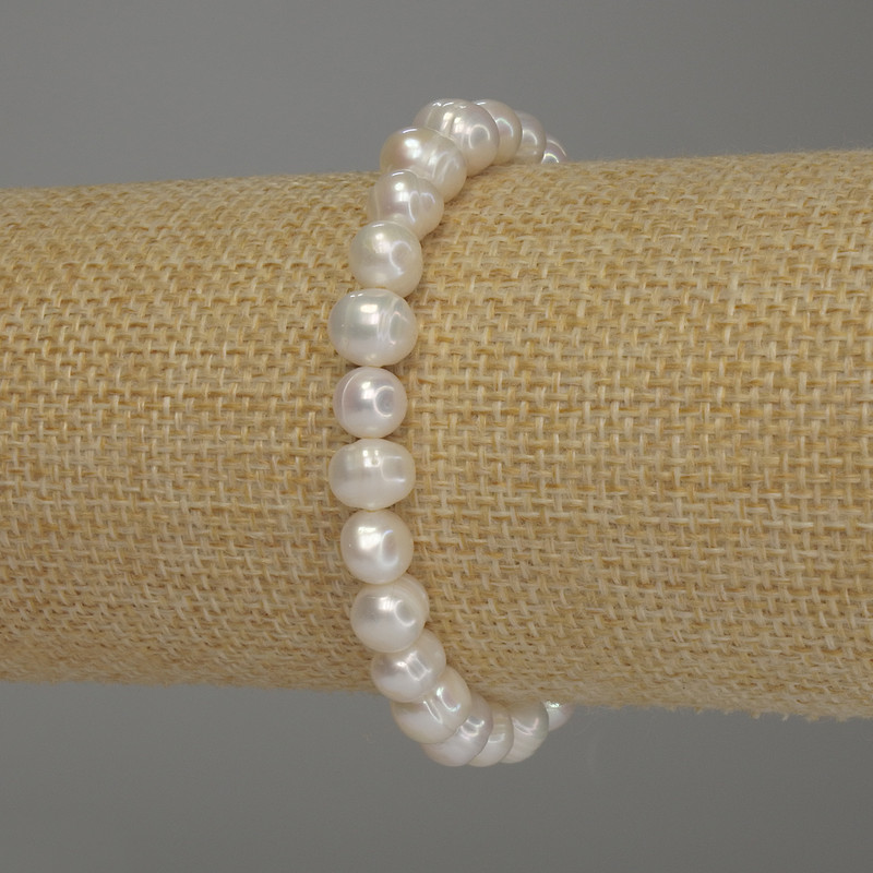 Bransoletka z pereł rzecznych, średnica 7–8 mm, długość 18 cm (na gumce elastycznej)