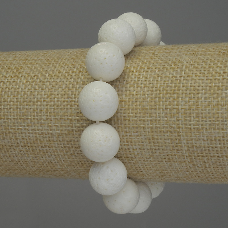 Bransoletka z białego korala gąbczastego, kuleczka o średnicy 14 mm, długość 18 cm, elastyczna