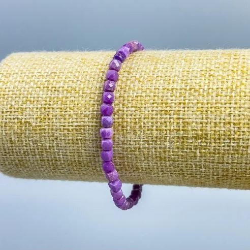 Bransoletka z fosfosyderytu, naturalny kamień, fasetowane kostki 4×4 mm ±, długość 18 cm (rozciągana)