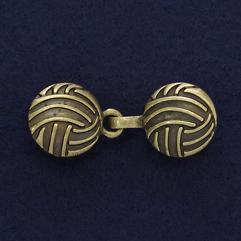 Broszka-zacisk do kardiganu, kolor brązowy, średnica ok. 20 mm, długość 52 mm