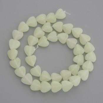 Koraliki onyks w kształcie serca, zielony połysk, 10x10 mm, na żyłce, długość 36 cm+
