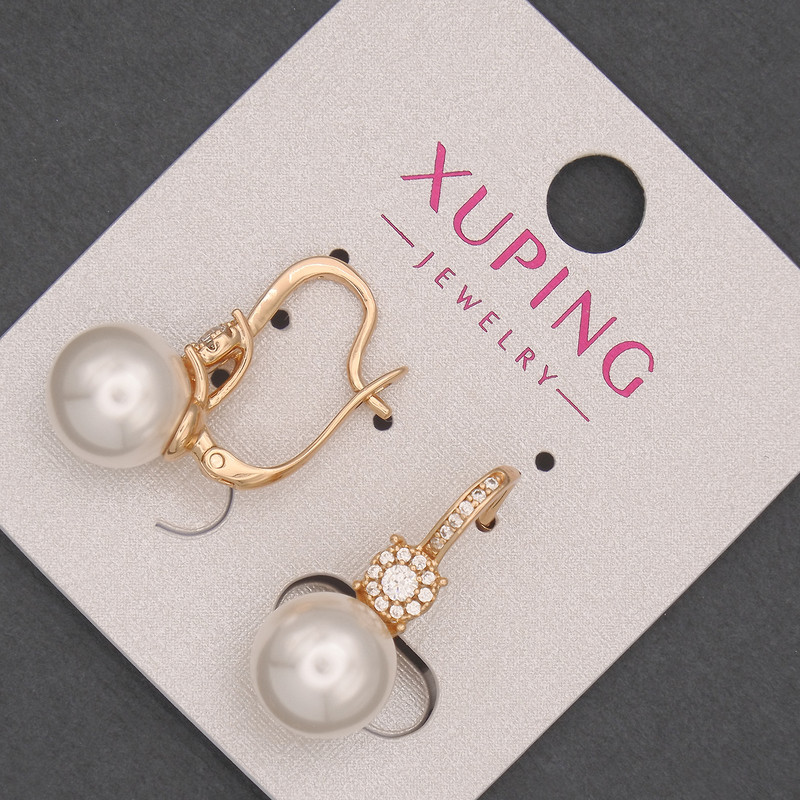 Kolczyki Xuping z białymi cyrkoniami i koralikiem Majorka, średnica około 10 mm, długość około 24 mm, pozłacane 18K