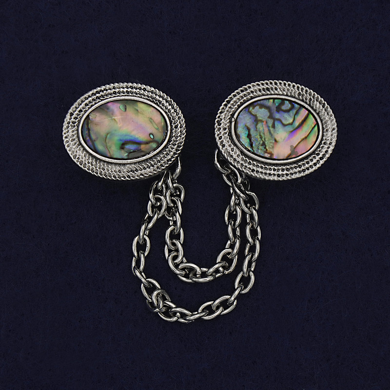 Broszka do kardiganów Haliotis – srebrzysty metal, średnica 18 mm ±, łańcuszek, długość 9 cm ±