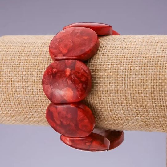 Bransoletka z koralu gąbczastego na gumce, elementy 28×24 mm, długość 18,5 cm