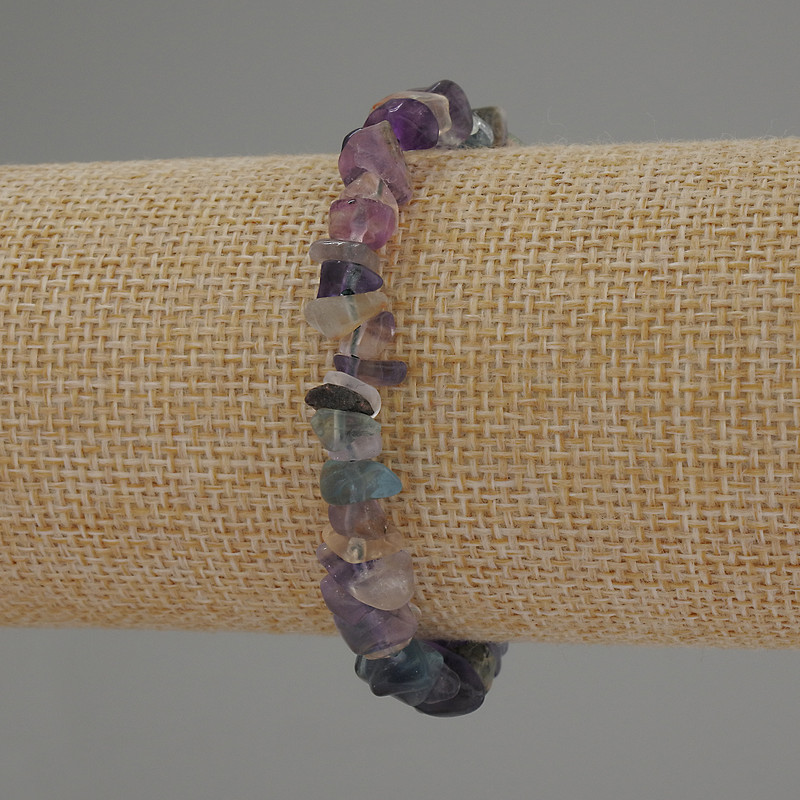 Bransoletka z fluorytu — naturalne kawałki kamienia, średnica 7×4 mm ±, długość 18 cm ±, elastyczna