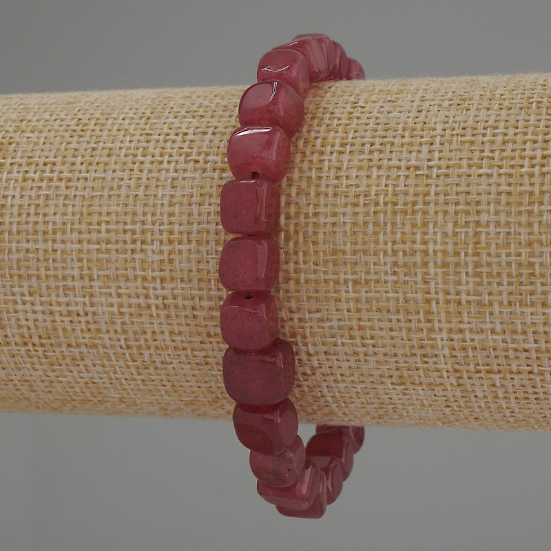 Bransoletka z turmalinu w formie sześcianów, średnica 7×7 mm, długość 18 cm, elastyczna