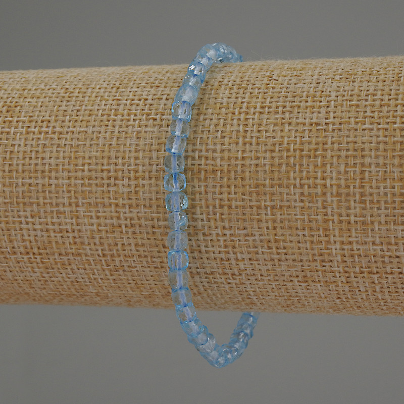 Bransoletka z topazu, naturalny kamień, szlifowany kostka, wymiary 4×4 mm, długość 18 cm, elastyczna