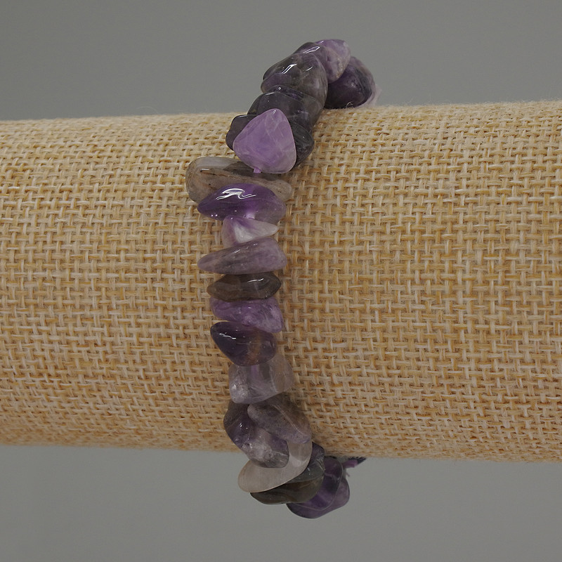 Bransoletka z drobinkami ametystu, średnica 7–14×4–7 mm, długość 18 cm, elastyczna