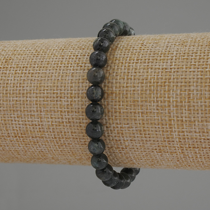 Bransoletka z fuksytu szmaragdowego (muskowit) – gładka kulka, średnica 6,5 mm, długość 18 cm, elastyczna