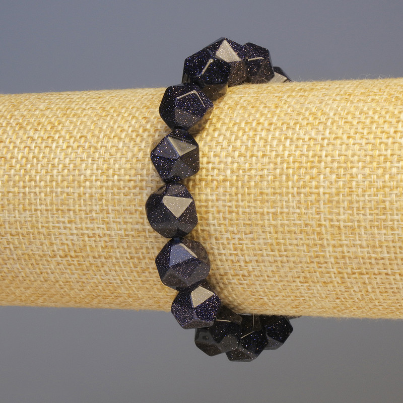 Bransoletka awenturyn „Niebieski piasek” – syntetyczny kamień wielokątny, średnica 11×11 mm, długość 18 cm ±, elastyczna