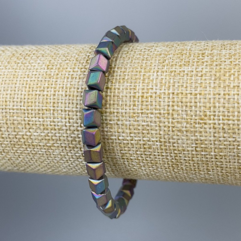 Bransoletka z hematitu w formie sześciokątów, kolor tęczowy matowy, średnica 6×6 mm, długość 18 cm, elastyczna
