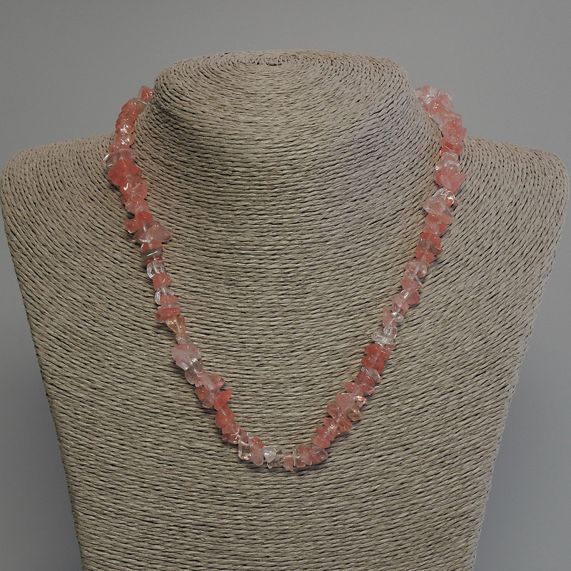 Naszyjnik z chalcedonem, drobiny o średnicy 5–10×2–4 mm ± długość 45 cm ± z zapięciem