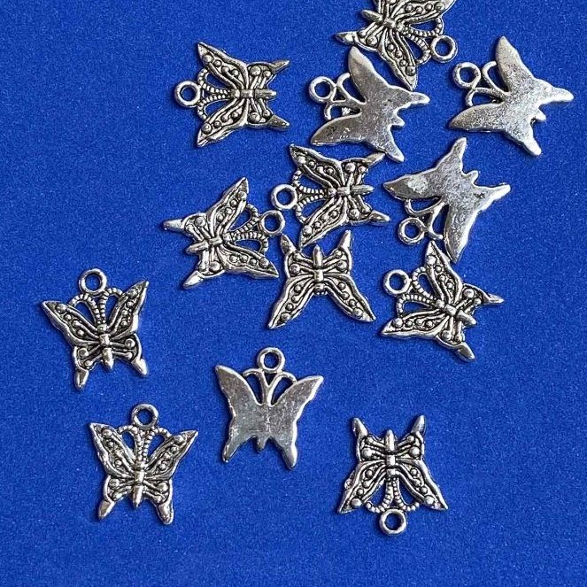 Zawieszka biżuteryjna Motyl 18×16 mm opakowanie 20 g ± 18 szt.