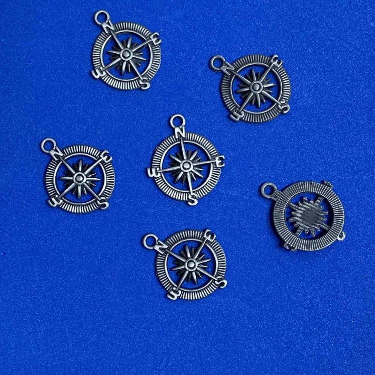 Zawieszka – Koło sterowe, średnica 25×28 mm ± opakowanie 23 szt. ± 20 g, kolor szary