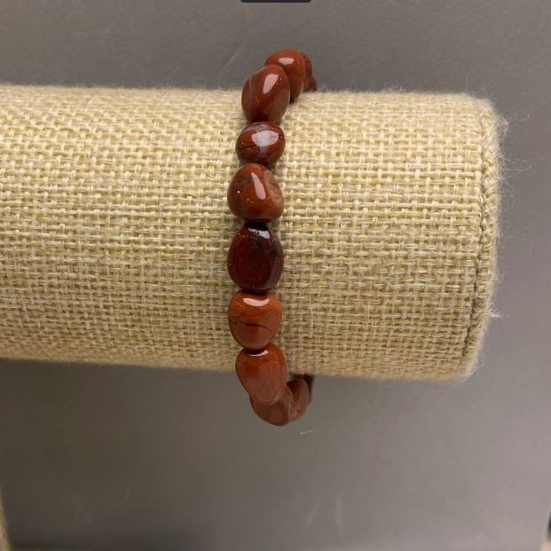 Bransoletka z czerwonej jaspisu fasetowana, średnica 10-12×8 mm, długość 18 cm, elastyczna