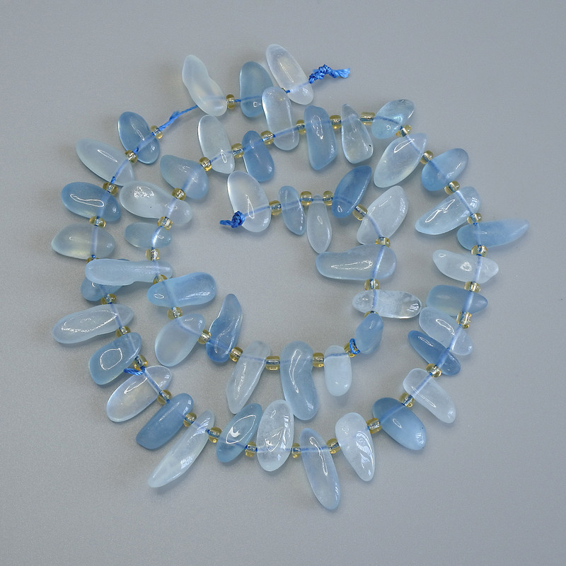 Koraliki akwamarynu w kształcie motylka, fasetowane, o średnicy 13x6 mm, z koralikami 3 mm, długość 41 cm na nitce