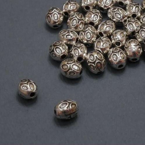 Koralik-wstawka (wewnętrzna), średnica 1,5 mm (+/-), wymiary 5,5×7 mm (+/-), opakowanie 20 g, 28 szt. (+/-)