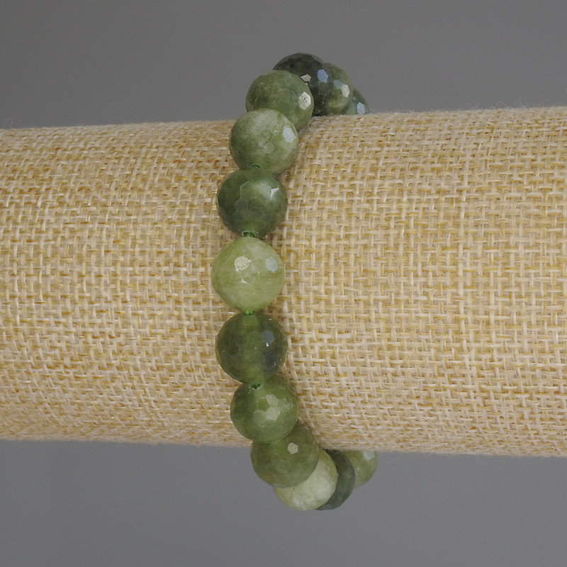 Bransoletka z jadeitu – fasetowana kula, średnica 10 mm, długość 18 cm (rozciągana)